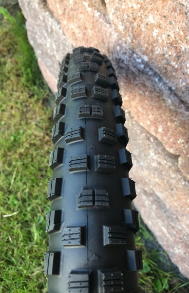 Wolfpack Reifen Enduro 27,5 x 2,60 (65-584) Faltreifen schwarz TLR