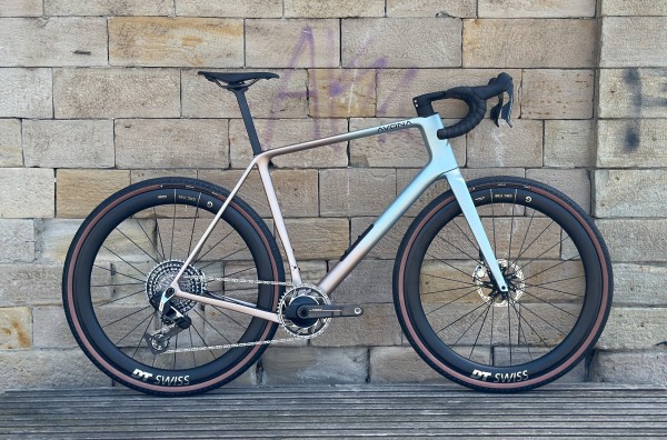 Avona Callis SRAM Red 1x13 Gravelbike BLUE ROSE
