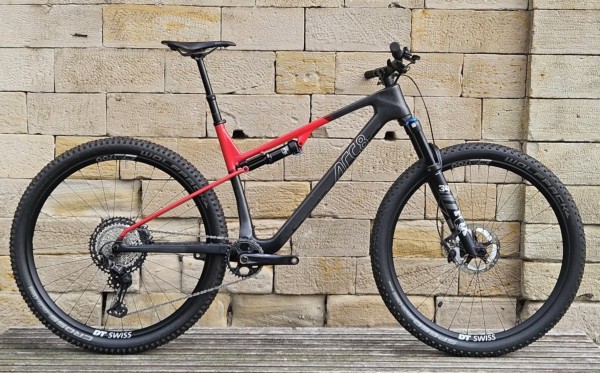 ARC8 Evolve FS Shimano Deore XT MTB Fully Testrad