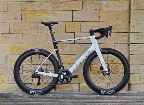Factor Ostro V.A.M. Shimano Dura-Ace Di2 Pearl White Chrome