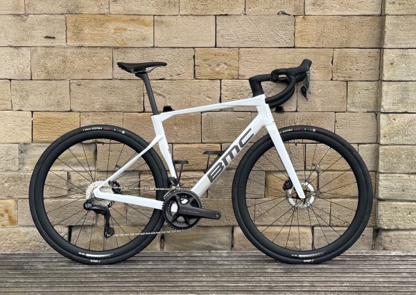 BMC Roadmachine 01 FOUR Shimano Ultegra Di2 Weiss
